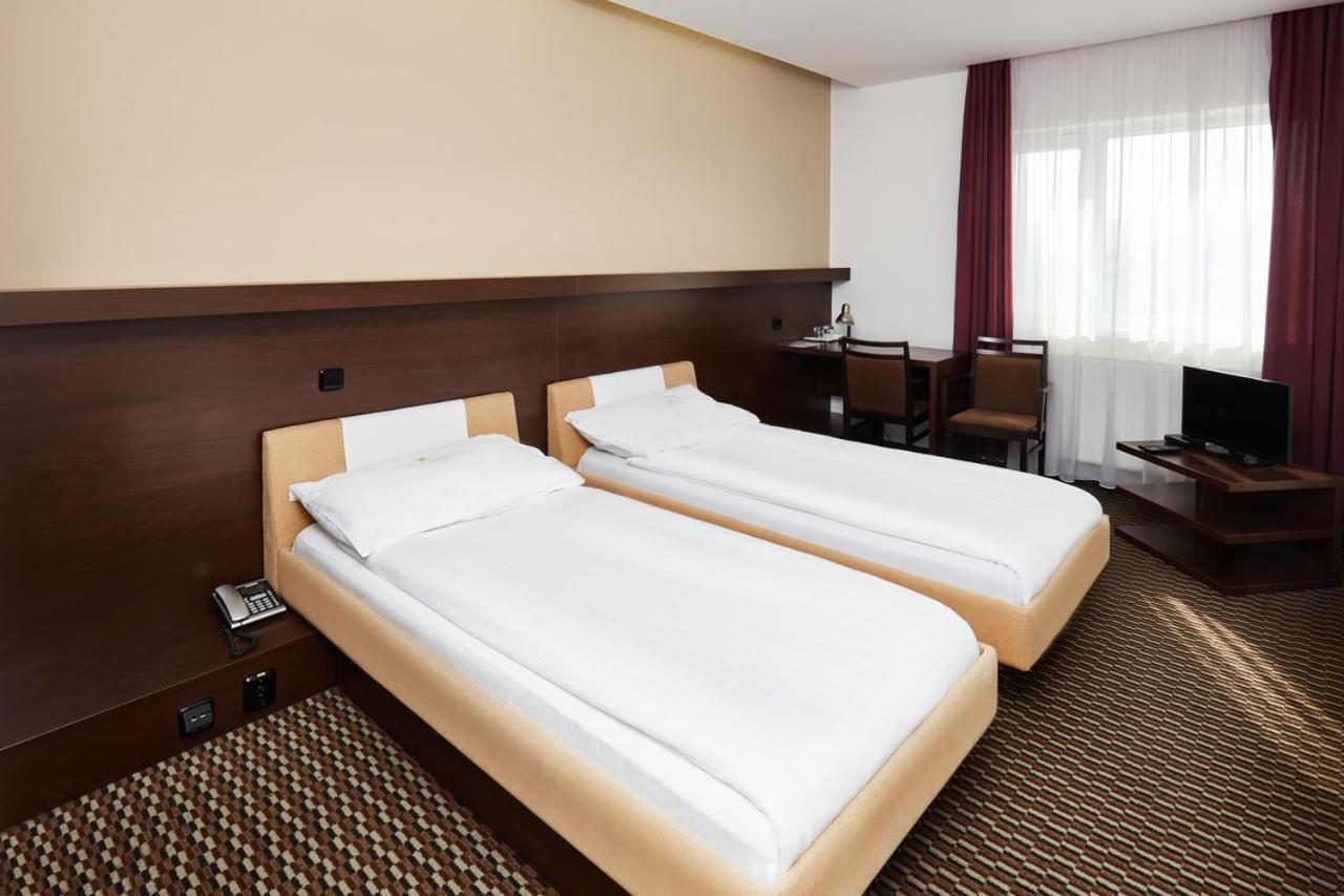 Hotel Rottal Otrokovice Quarto foto