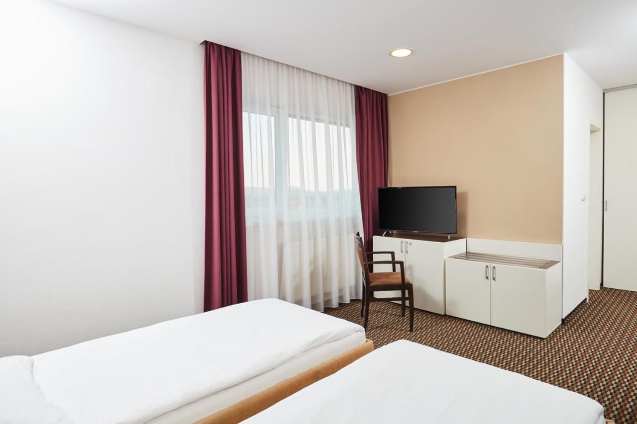 Hotel Rottal Otrokovice Quarto foto