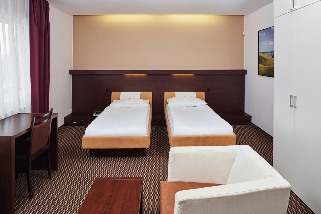 Hotel Rottal Otrokovice Quarto foto